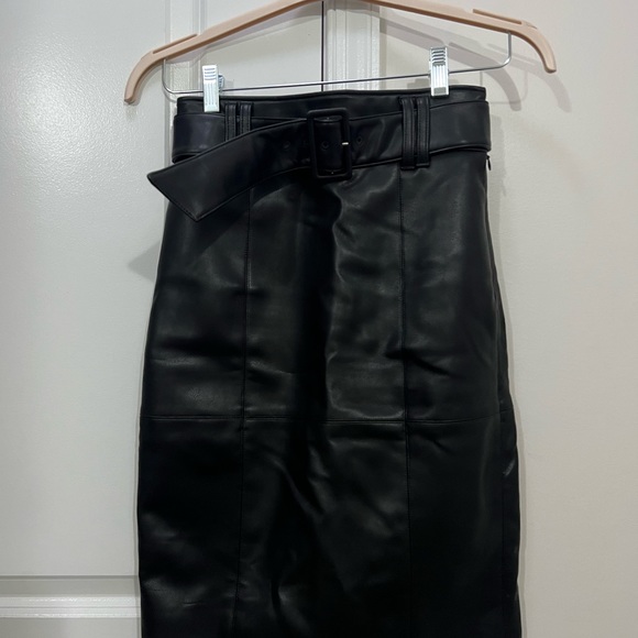 NWT Club Monaco Black Faux Leather Belted Skirt Size 2 US $170 - Picture 3 of 8